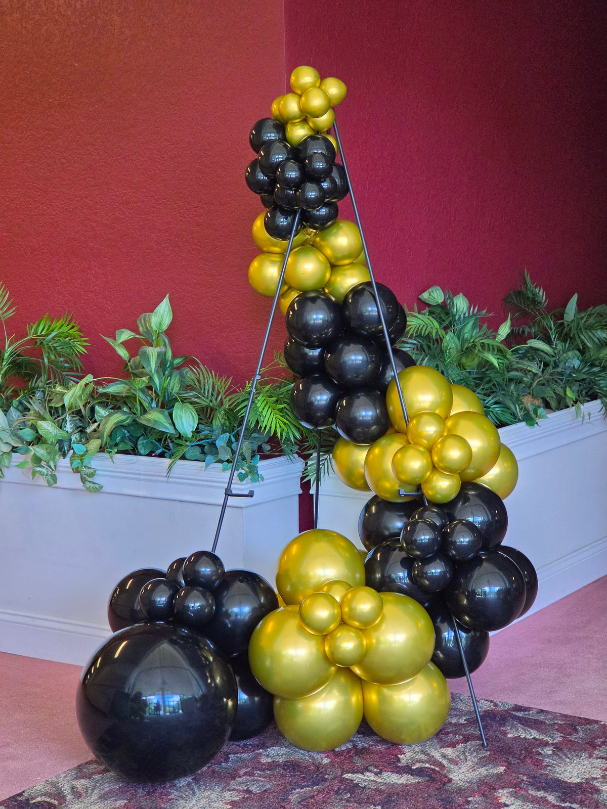 Easel Garland
